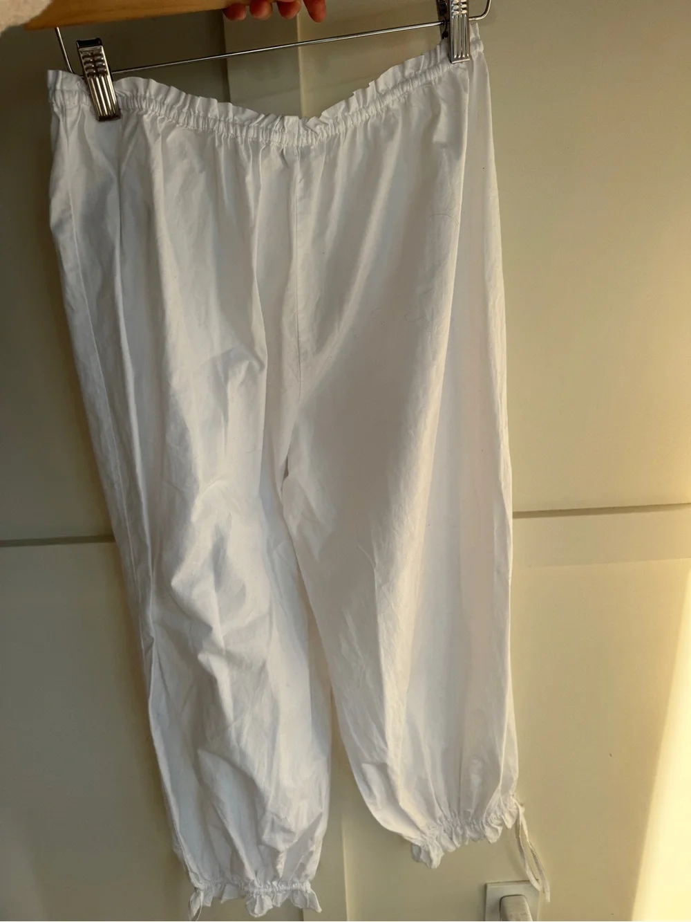 Wilfred White Casual Drawstring Hem Cotton Pants - Picture 4 of 6